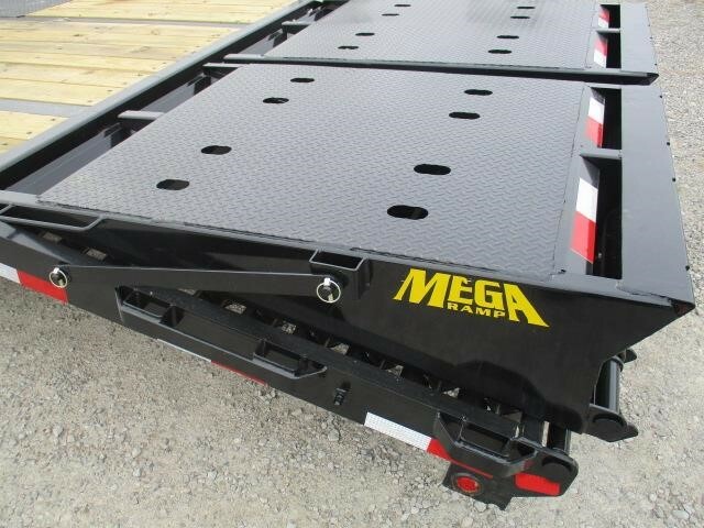 2023 Big Tex 22GN-35BK+5MR Flatbed Trucks/Trailer