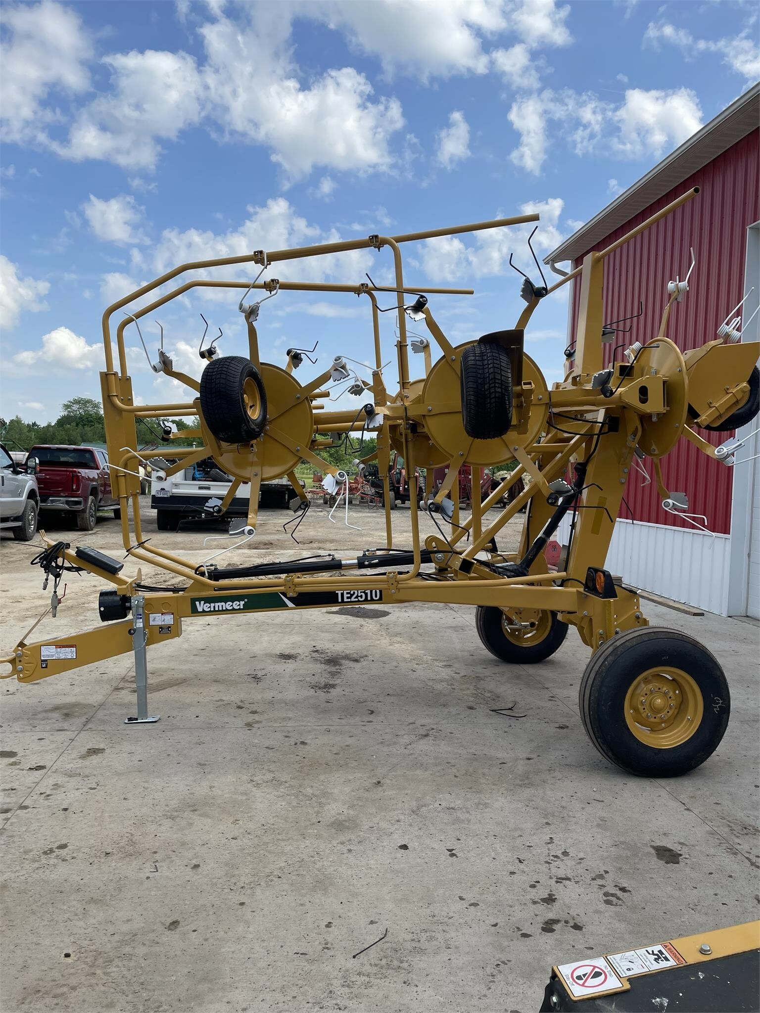 2024 Vermeer TE2510 Rake