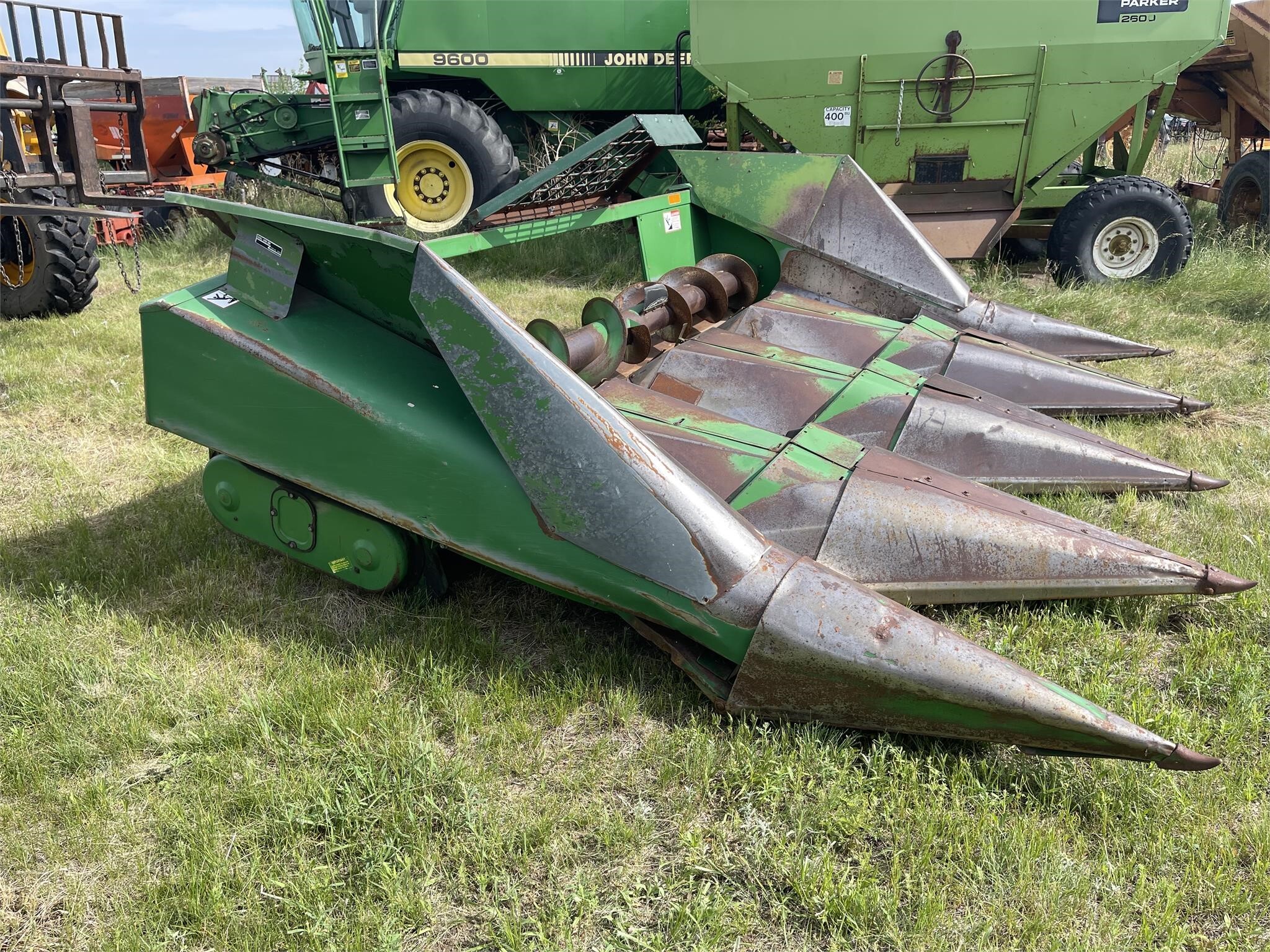 1989 John Deere 444 Corn Head