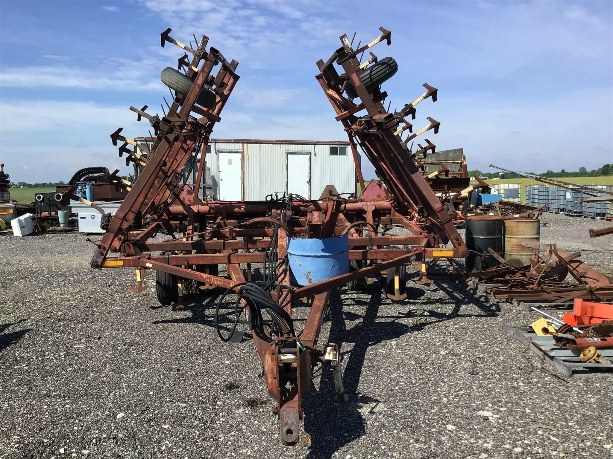  Hiniker 4330 Field Cultivator