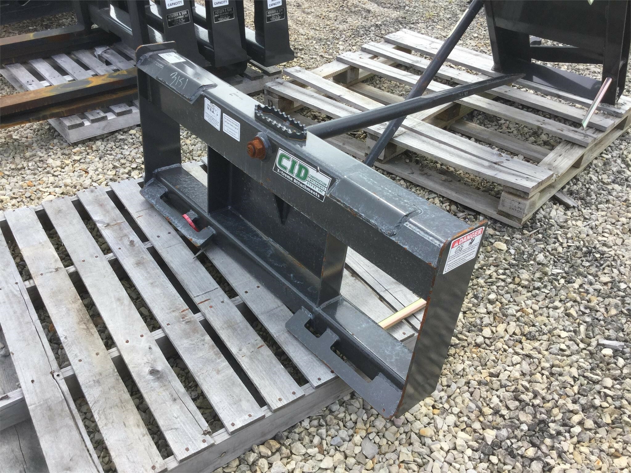 CID Spear Loader and Skid Steer Attachment 600 Machinery Pete
