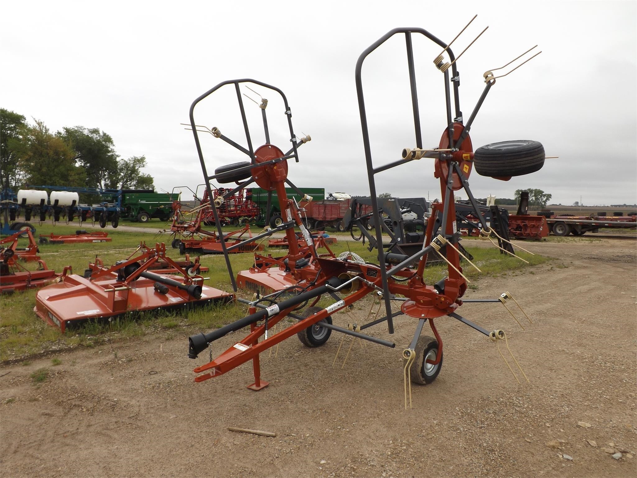 2022 Rhino PT405H Tedder