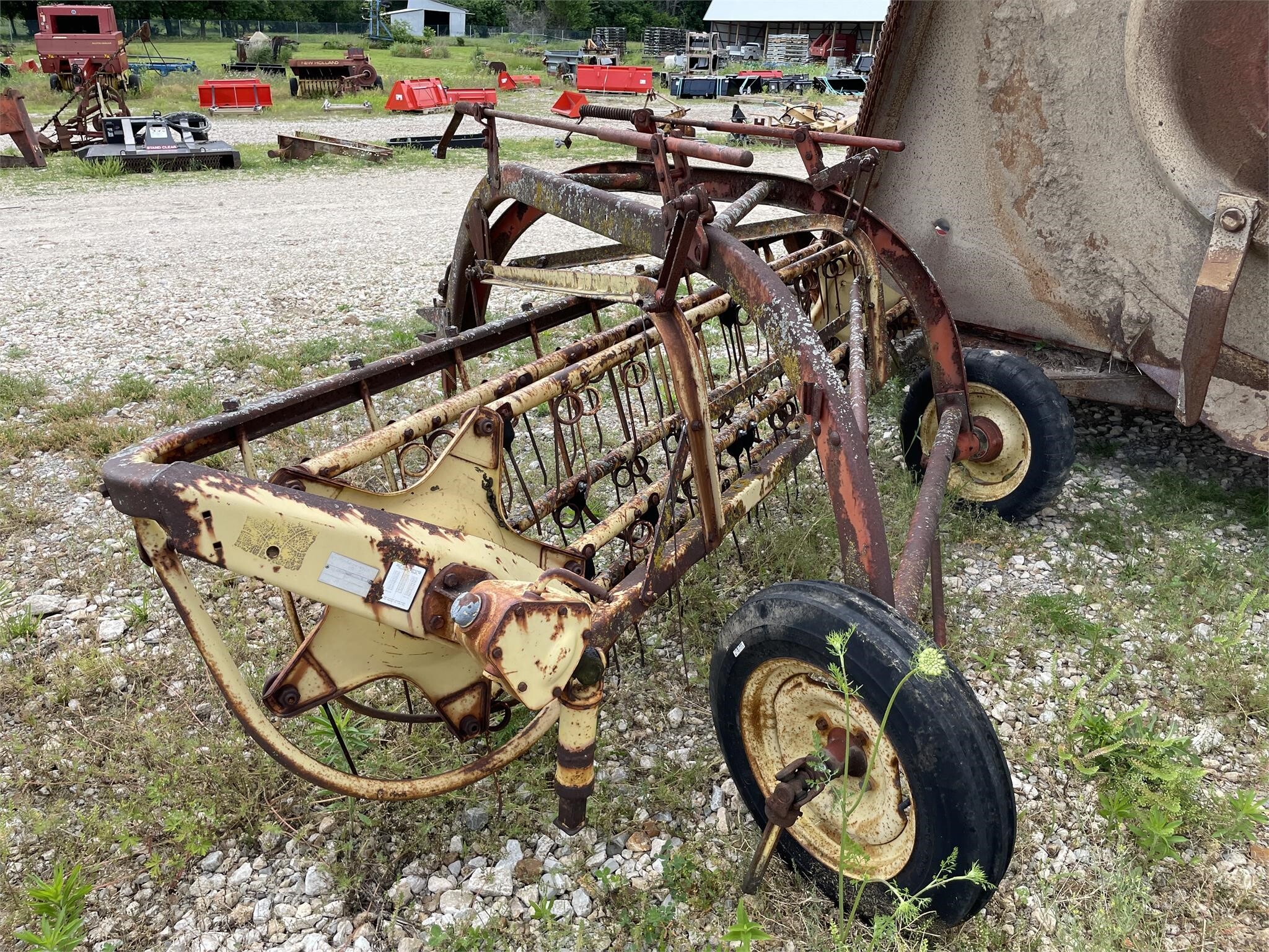  New Holland Rolabar 256 Rake
