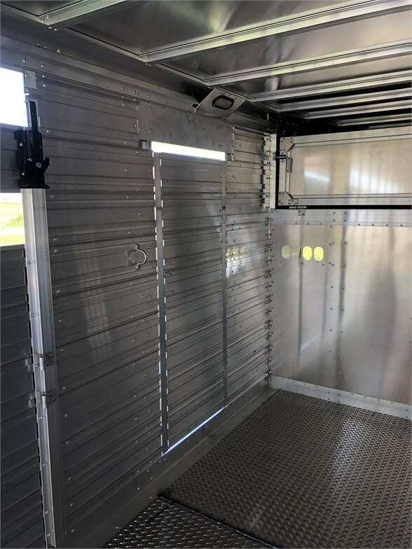 2025 DuraLite ALT25 Livestock Trailer