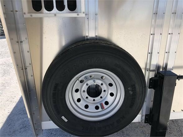 2025 DuraLite ALT25 Livestock Trailer