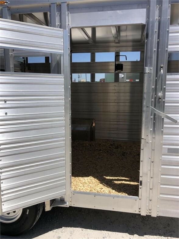 2025 DuraLite ALT25 Livestock Trailer