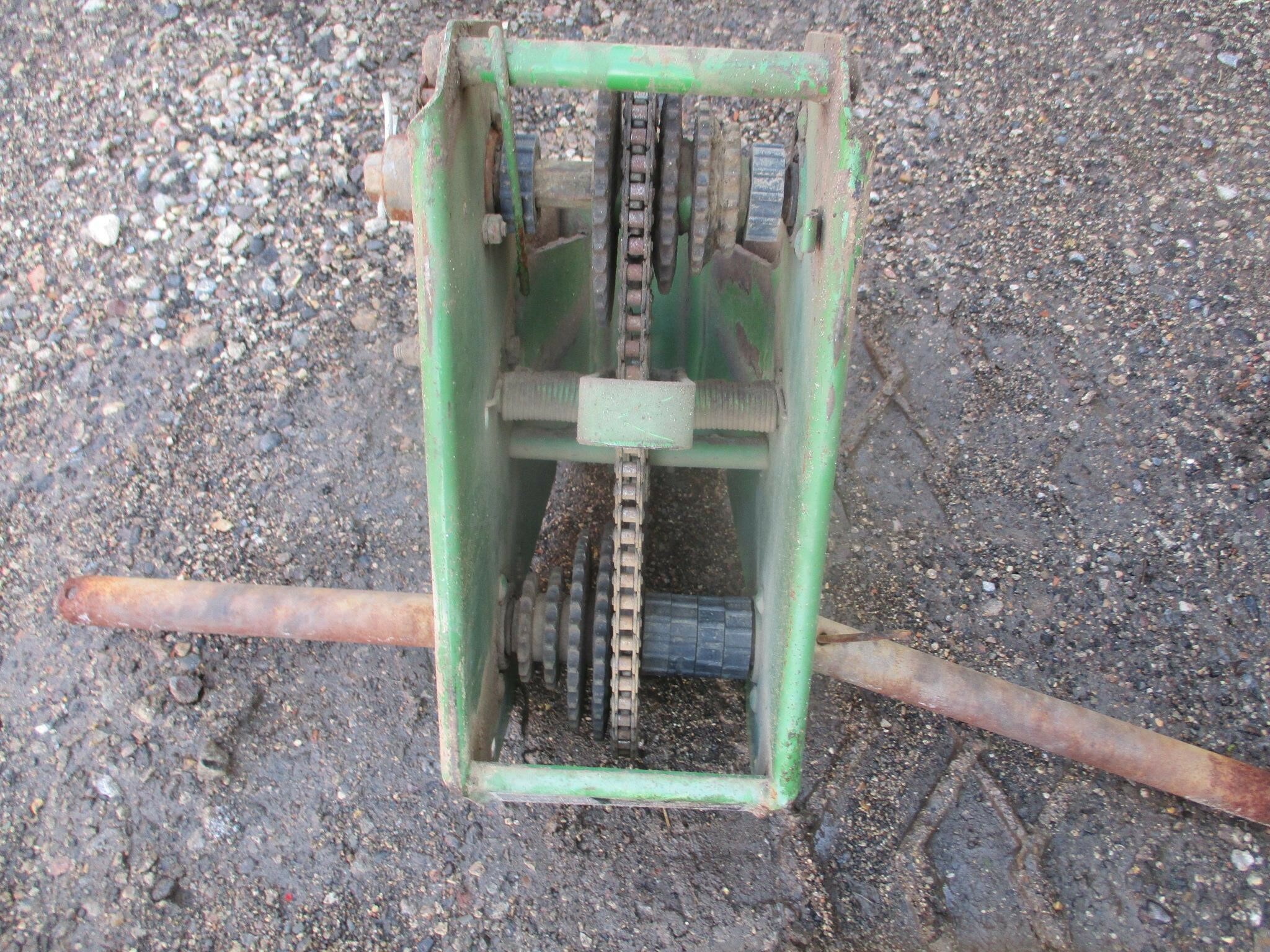 John Deere FERTILIZER TRANSMISSIONS Planter and Drill Attachment 150