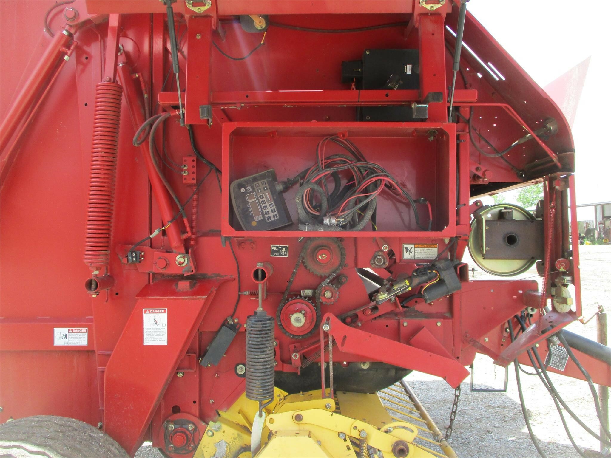 2005 New Holland BR780 Round Baler