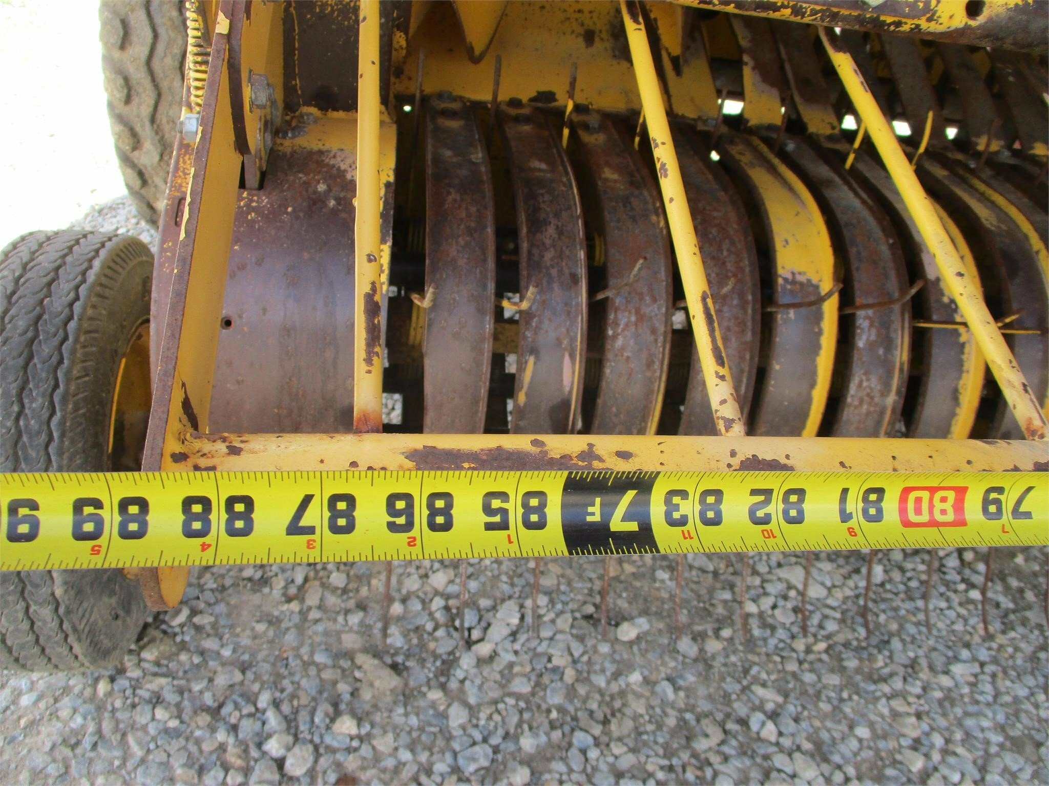 2005 New Holland BR780 Round Baler