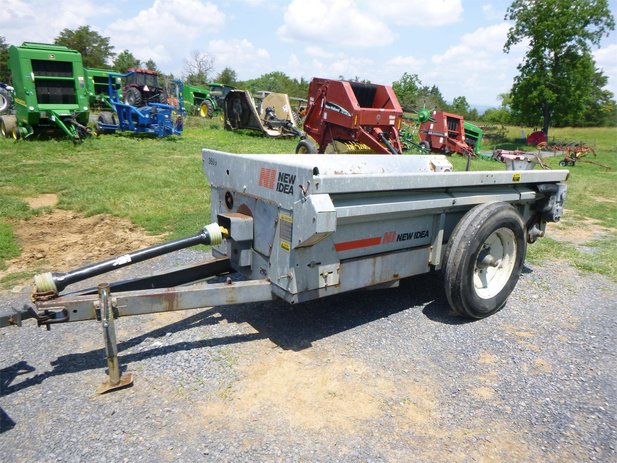 New Idea 3609 Manure Spreader 4,500 Machinery Pete