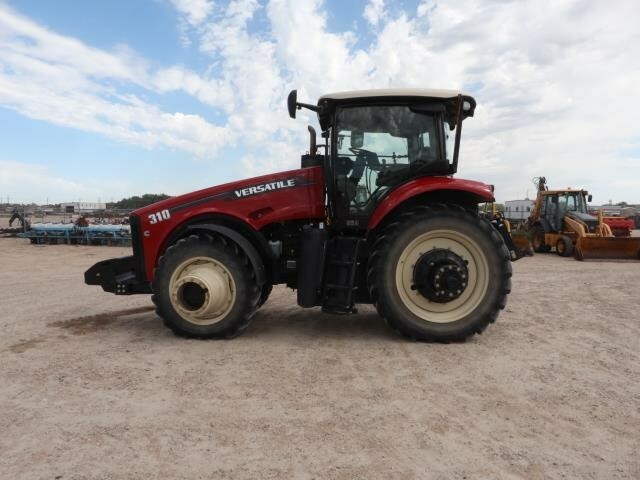 2015 Versatile 310 Tractor