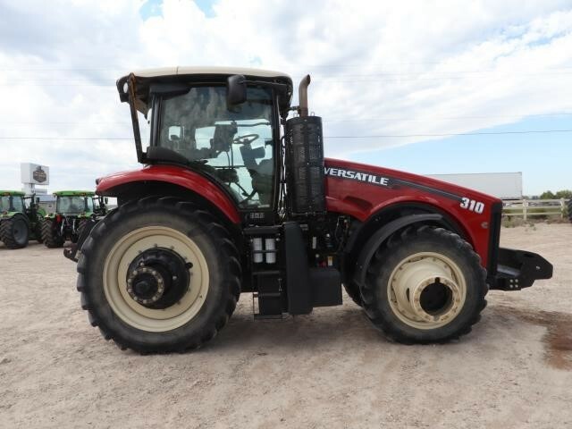 2015 Versatile 310 Tractor
