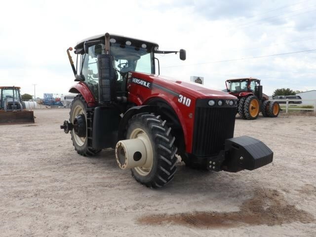 2015 Versatile 310 Tractor