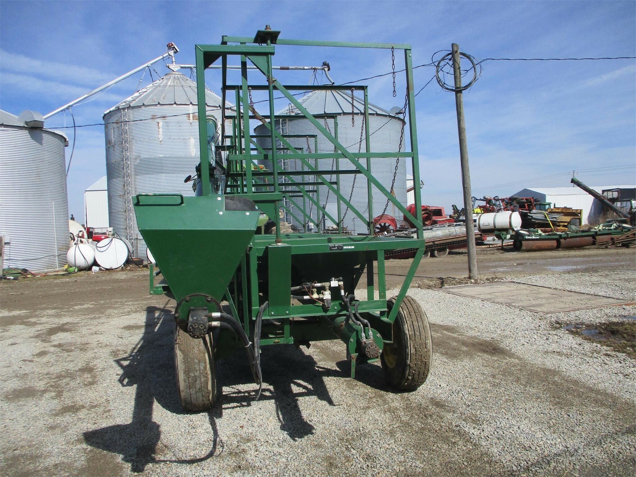  Adams Industries SEED SHUTTLE Seed Tender