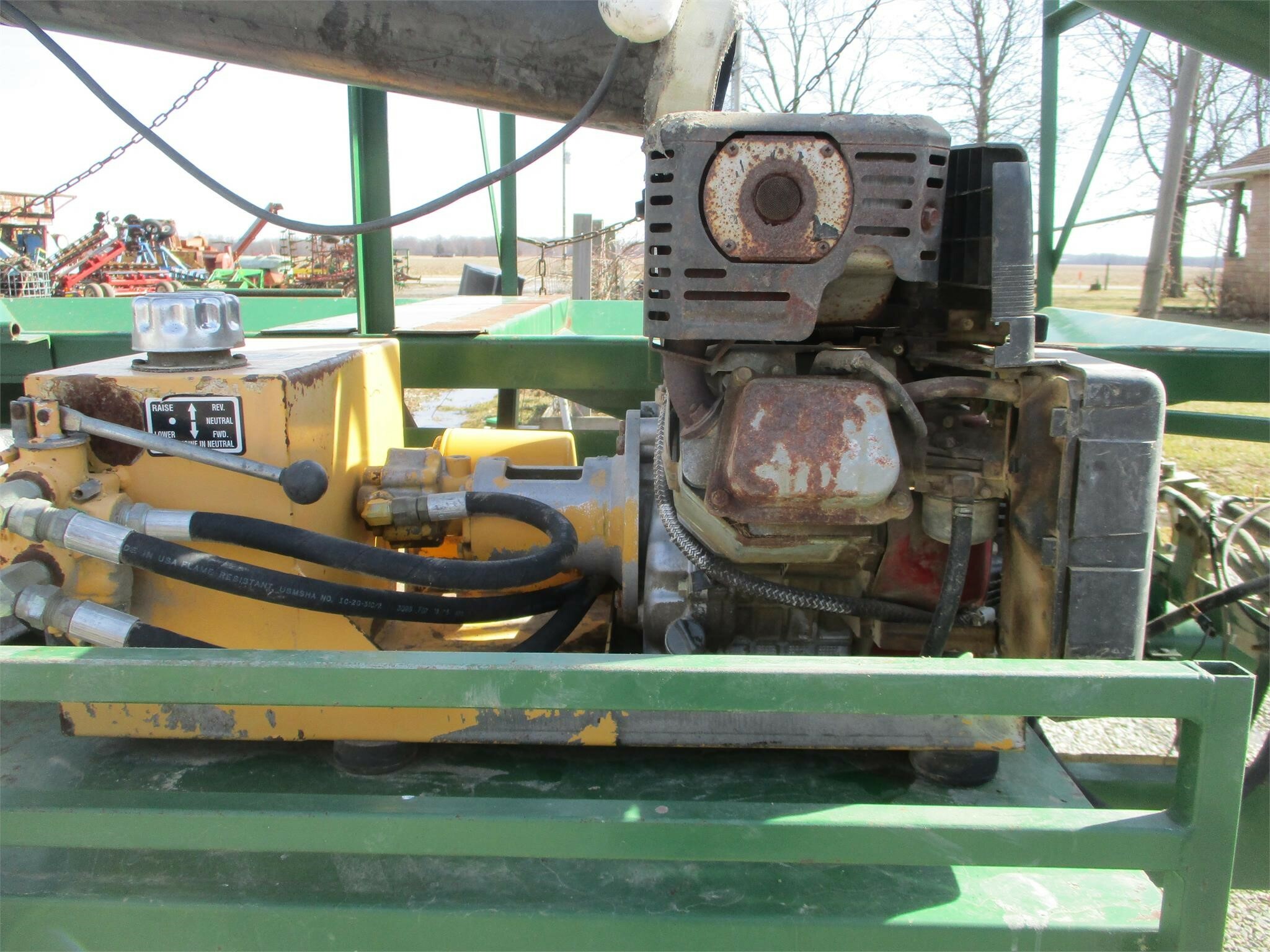  Adams Industries SEED SHUTTLE Seed Tender