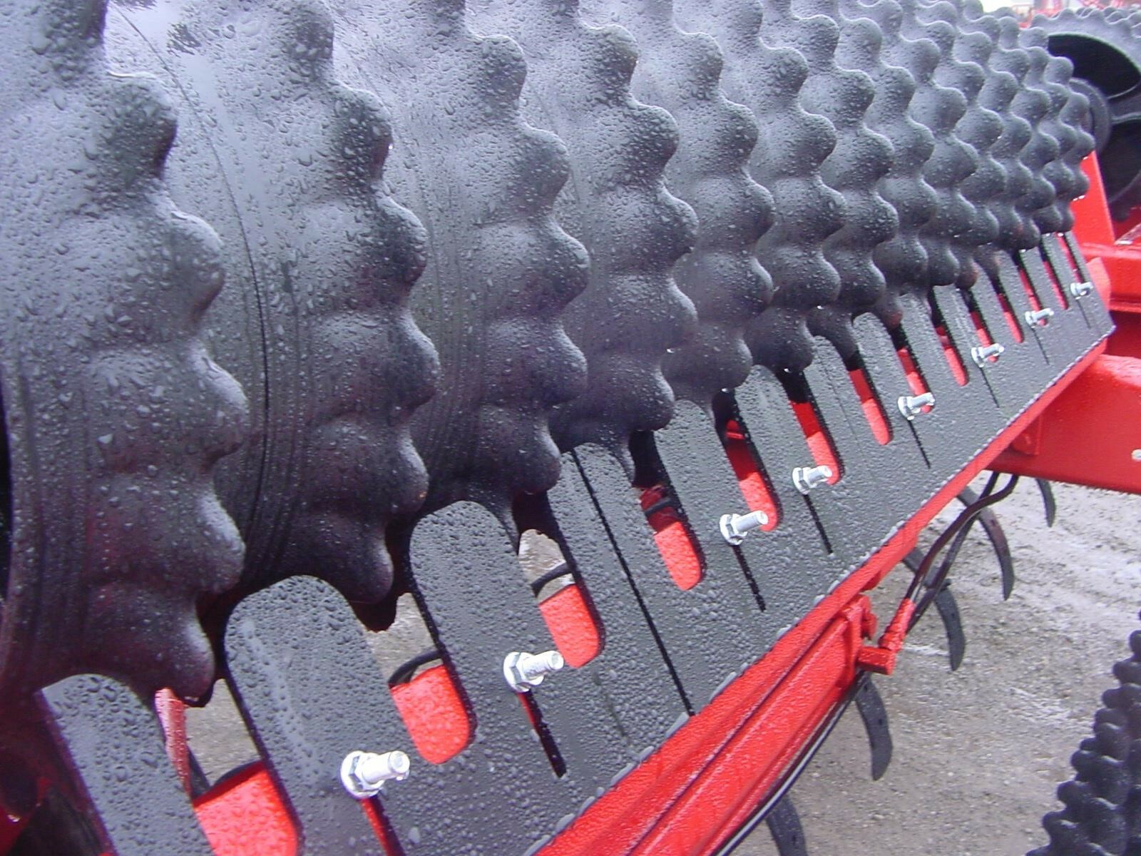  Kewanee 89 Mulchers / Cultipacker