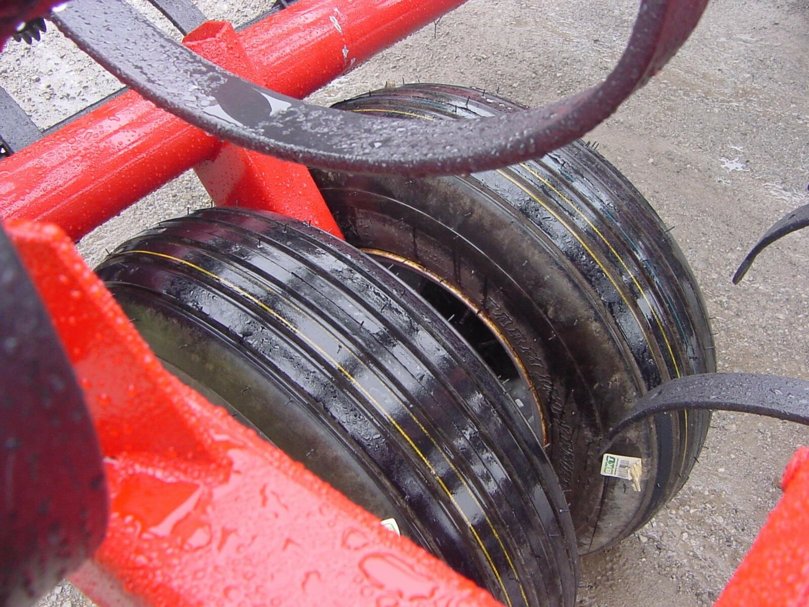  Kewanee 89 Mulchers / Cultipacker