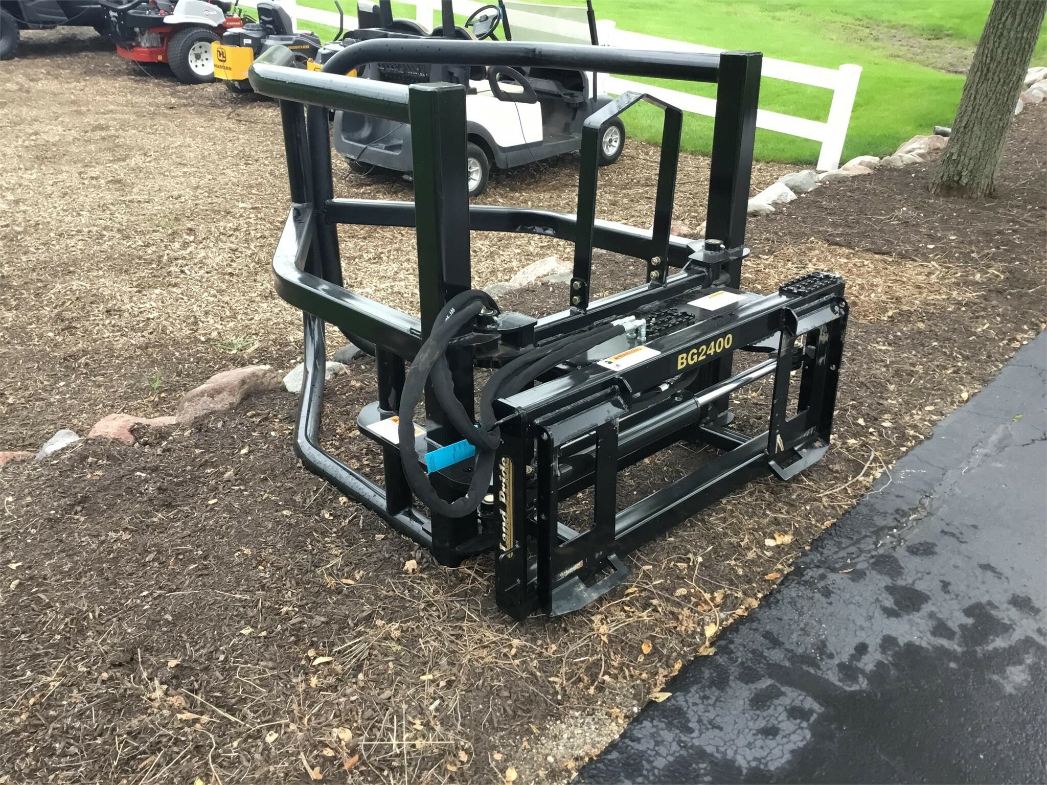  Land Pride BG2400 Loader and Skid Steer Attachment