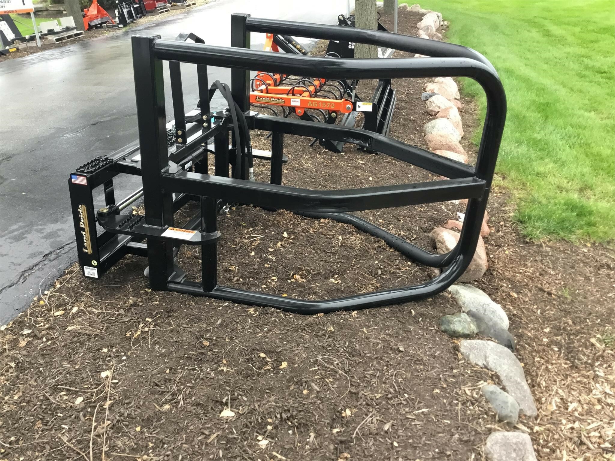  Land Pride BG2400 Loader and Skid Steer Attachment