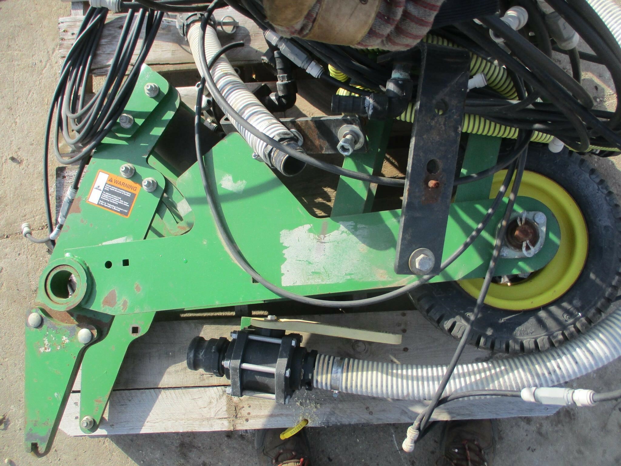 John Deere FERTILIZER PUMPS Planter and Drill Attachment 1,500