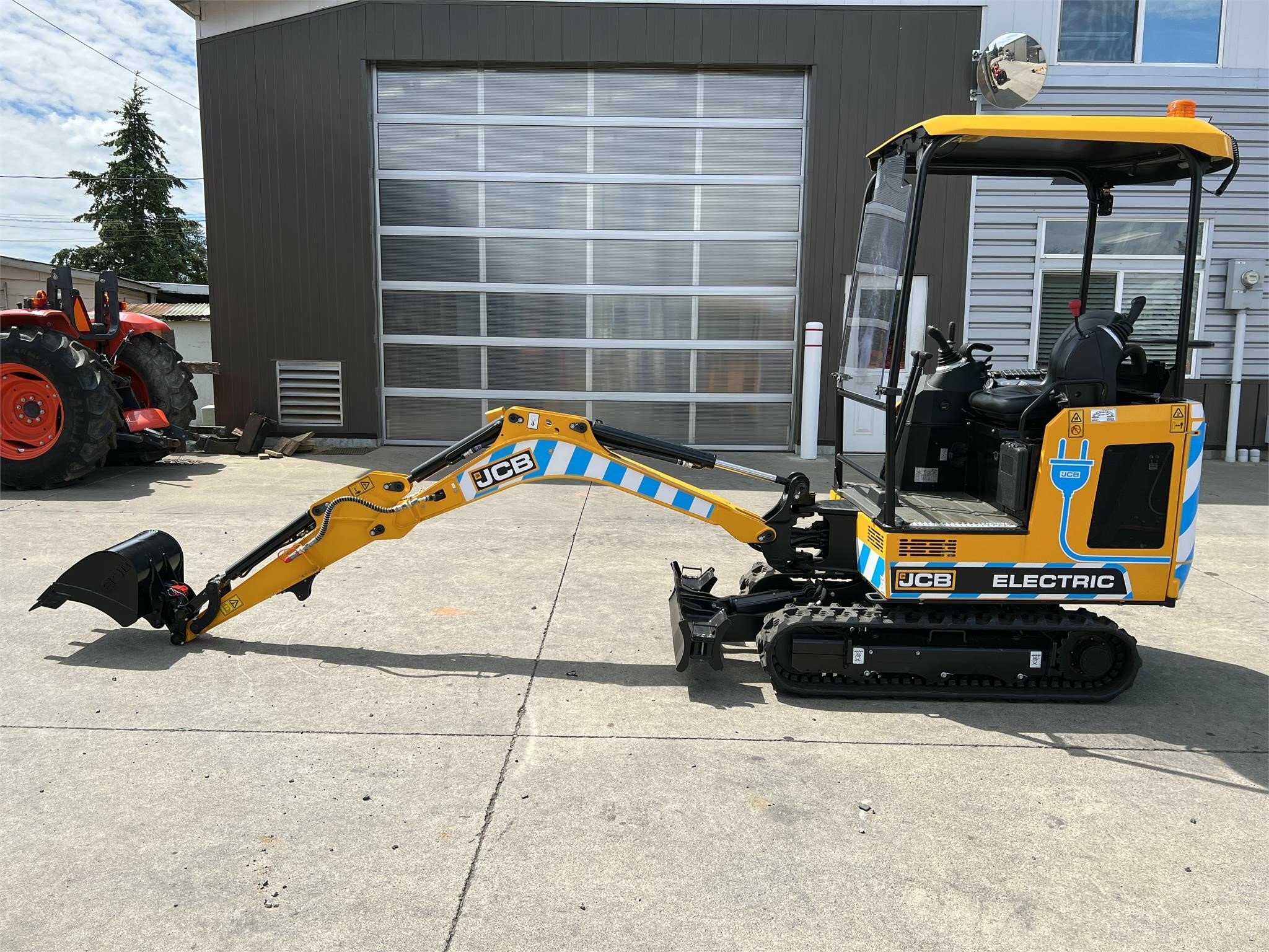 2022 JCB 19C-1E Mini Excavator