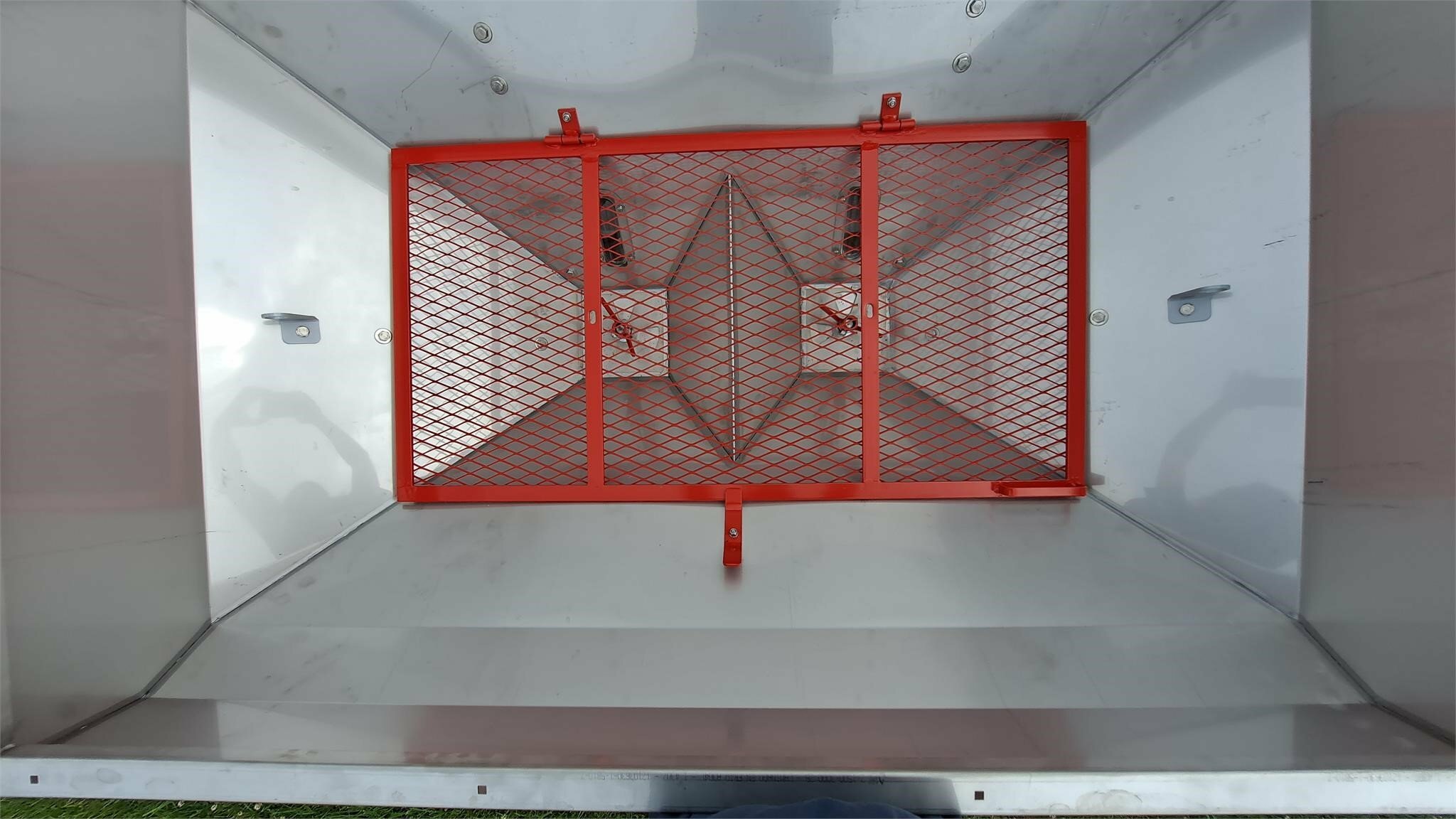 2025 BMC SYNTRA 800 Pull-Type Fertilizer Spreader