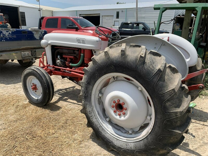 Ford 861 Tractor - $4,250 | Machinery Pete
