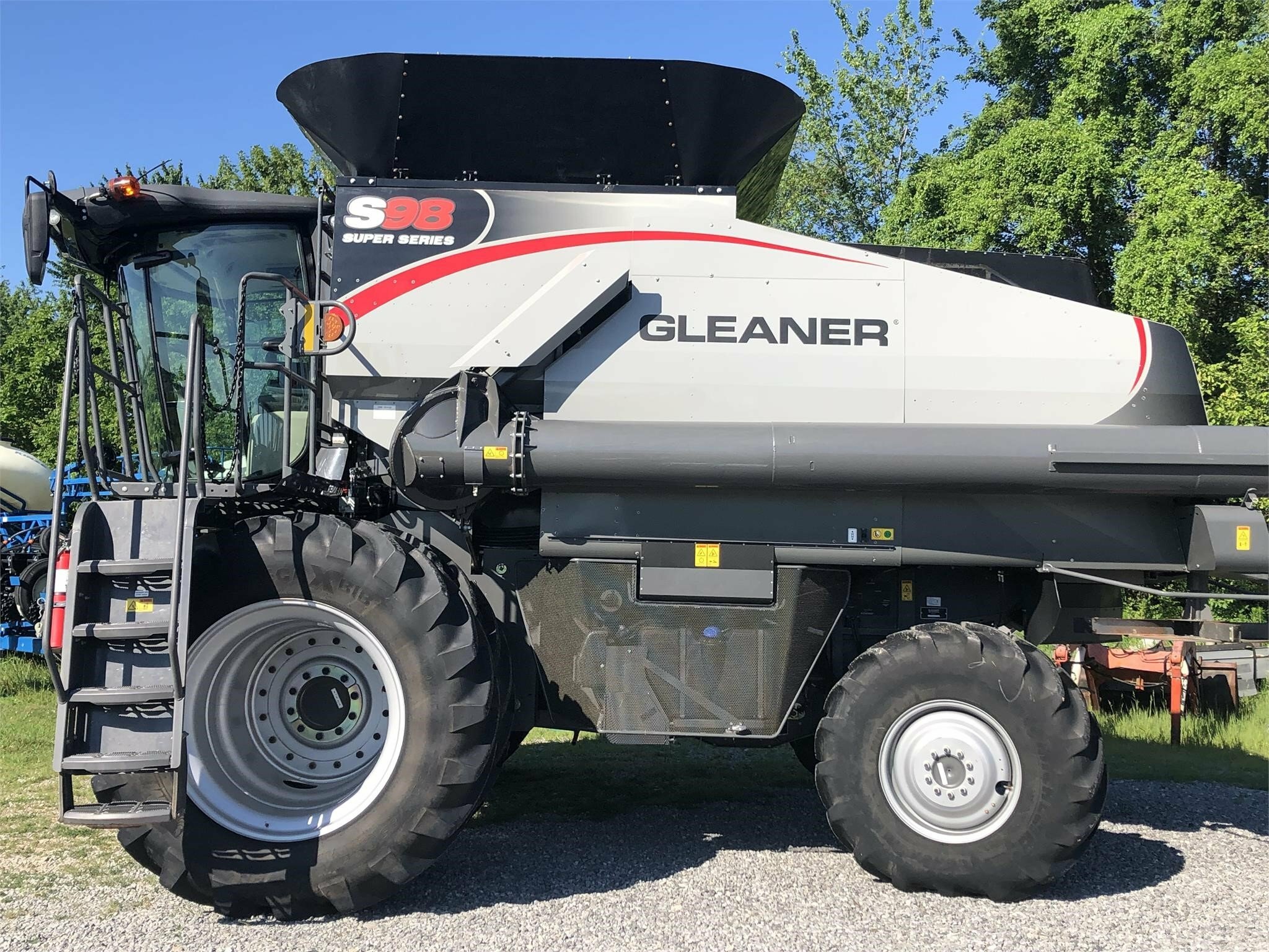 2019 Gleaner S98 Combine 280,000 Machinery Pete