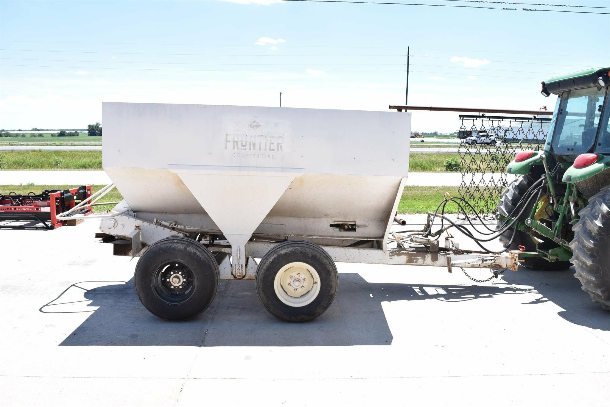  Dempster Clipper 200 Pull-Type Fertilizer Spreader