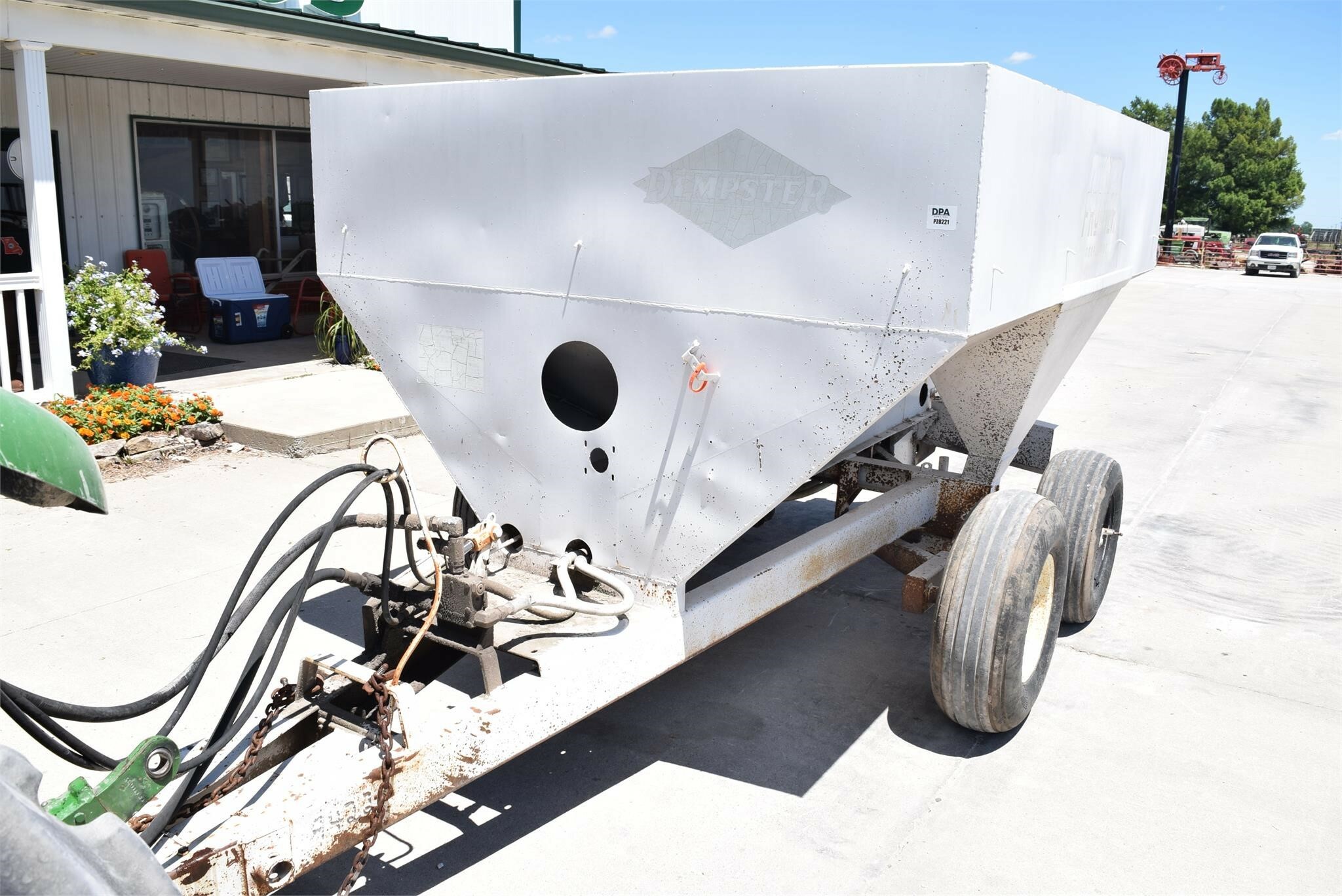  Dempster Clipper 200 Pull-Type Fertilizer Spreader