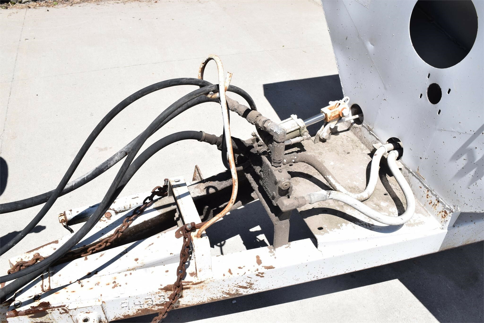  Dempster Clipper 200 Pull-Type Fertilizer Spreader