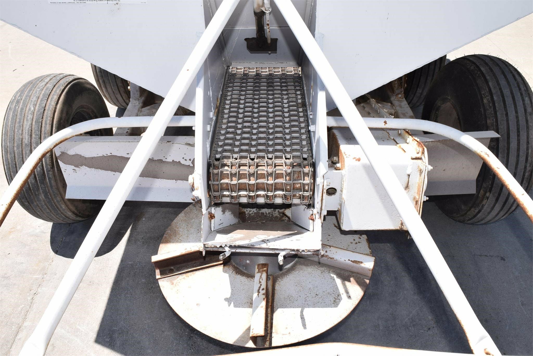  Dempster Clipper 200 Pull-Type Fertilizer Spreader