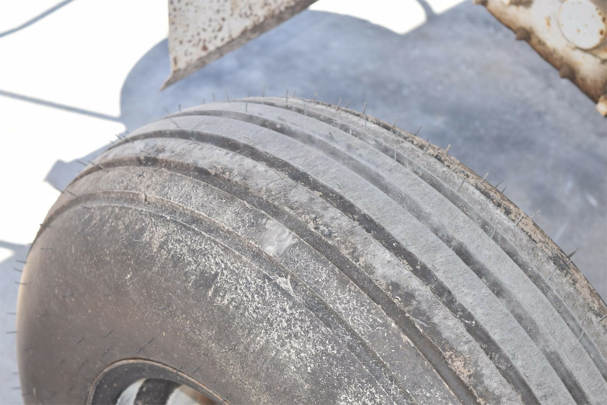  Dempster Clipper 200 Pull-Type Fertilizer Spreader