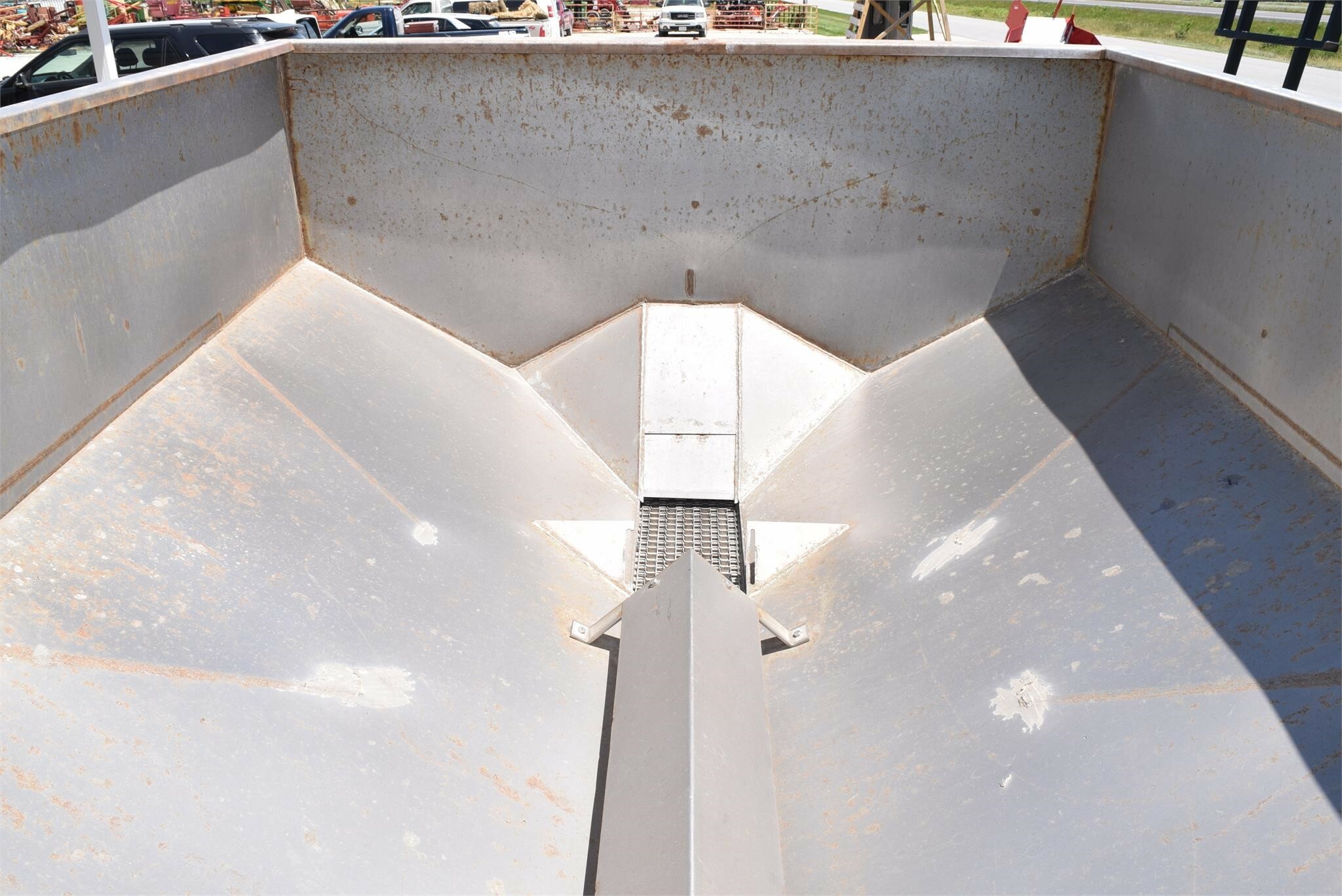  Dempster Clipper 200 Pull-Type Fertilizer Spreader