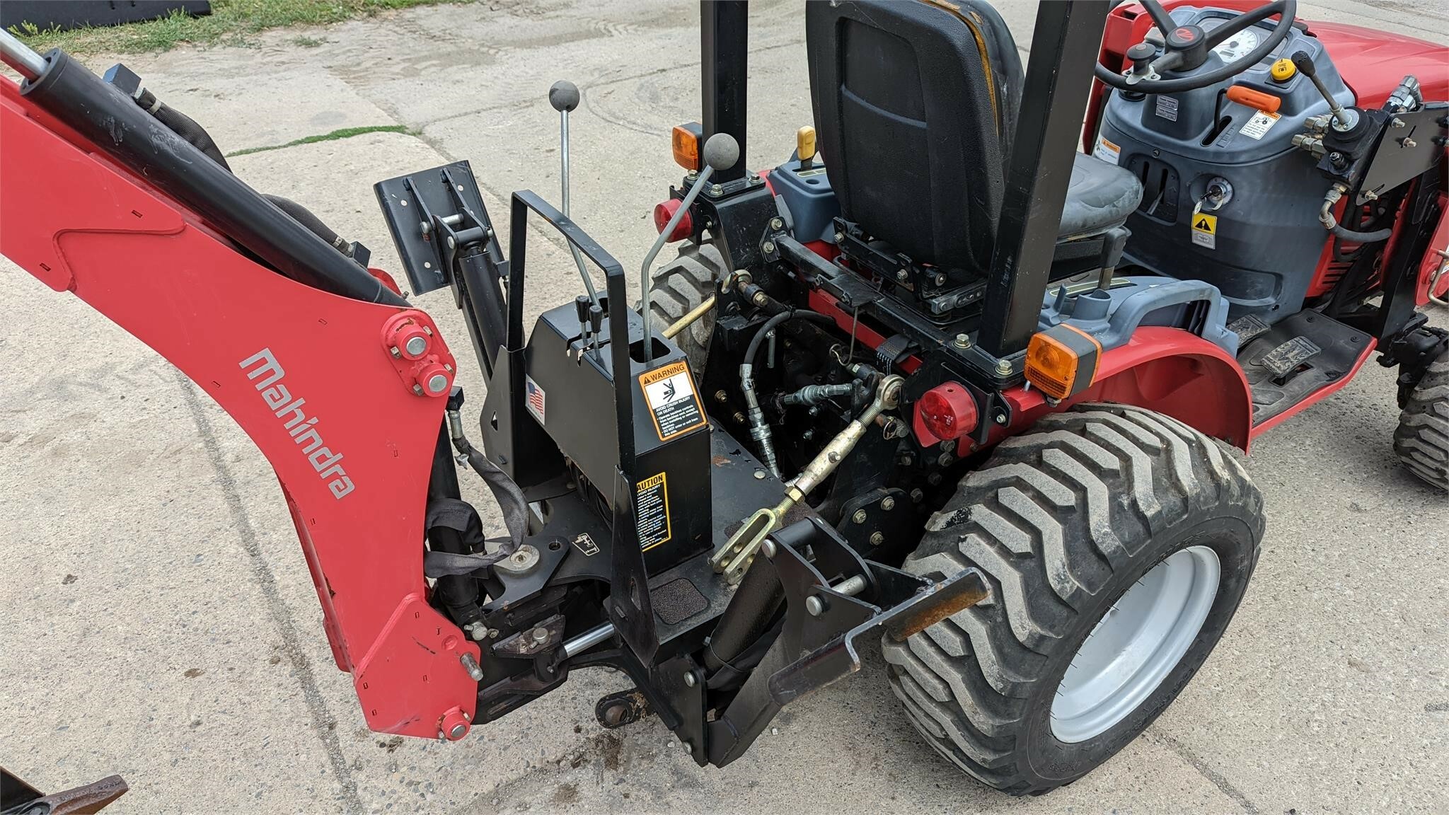 2014 Mahindra EMAX 22 Tractor 15,900 Machinery Pete