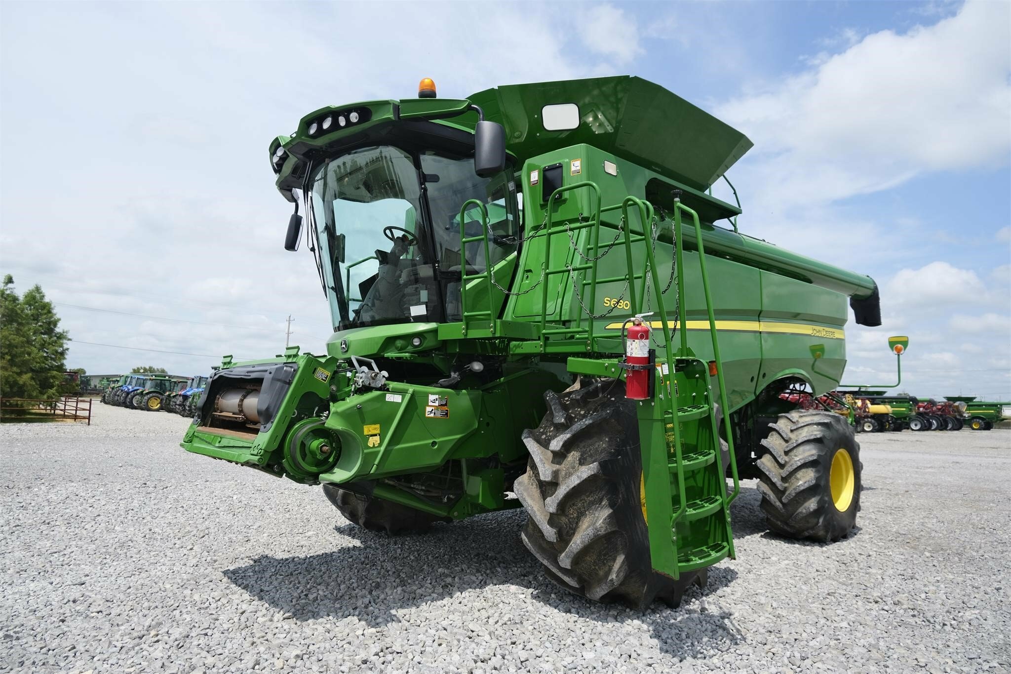 2012 John Deere S680 Combine