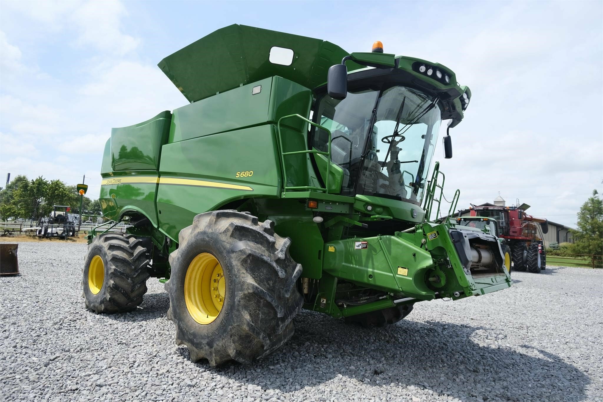 2012 John Deere S680 Combine