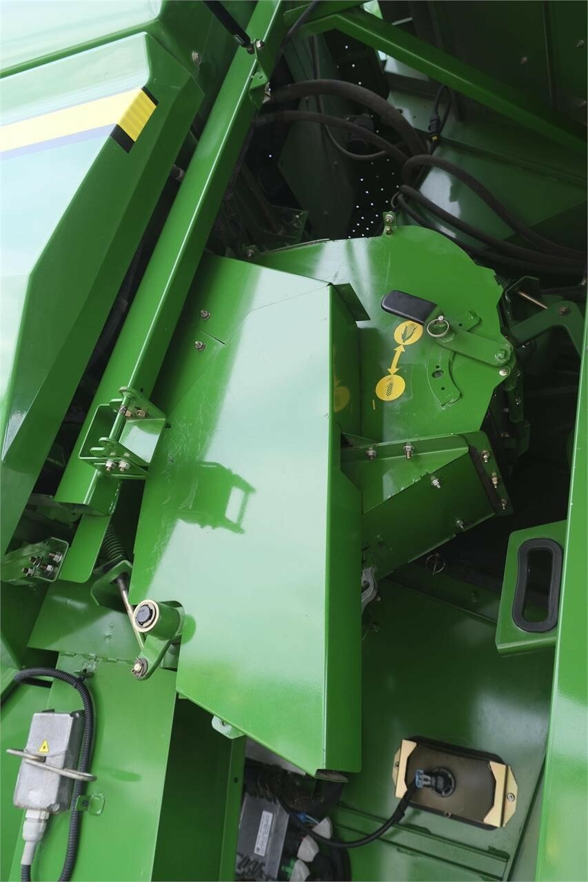 2012 John Deere S680 Combine