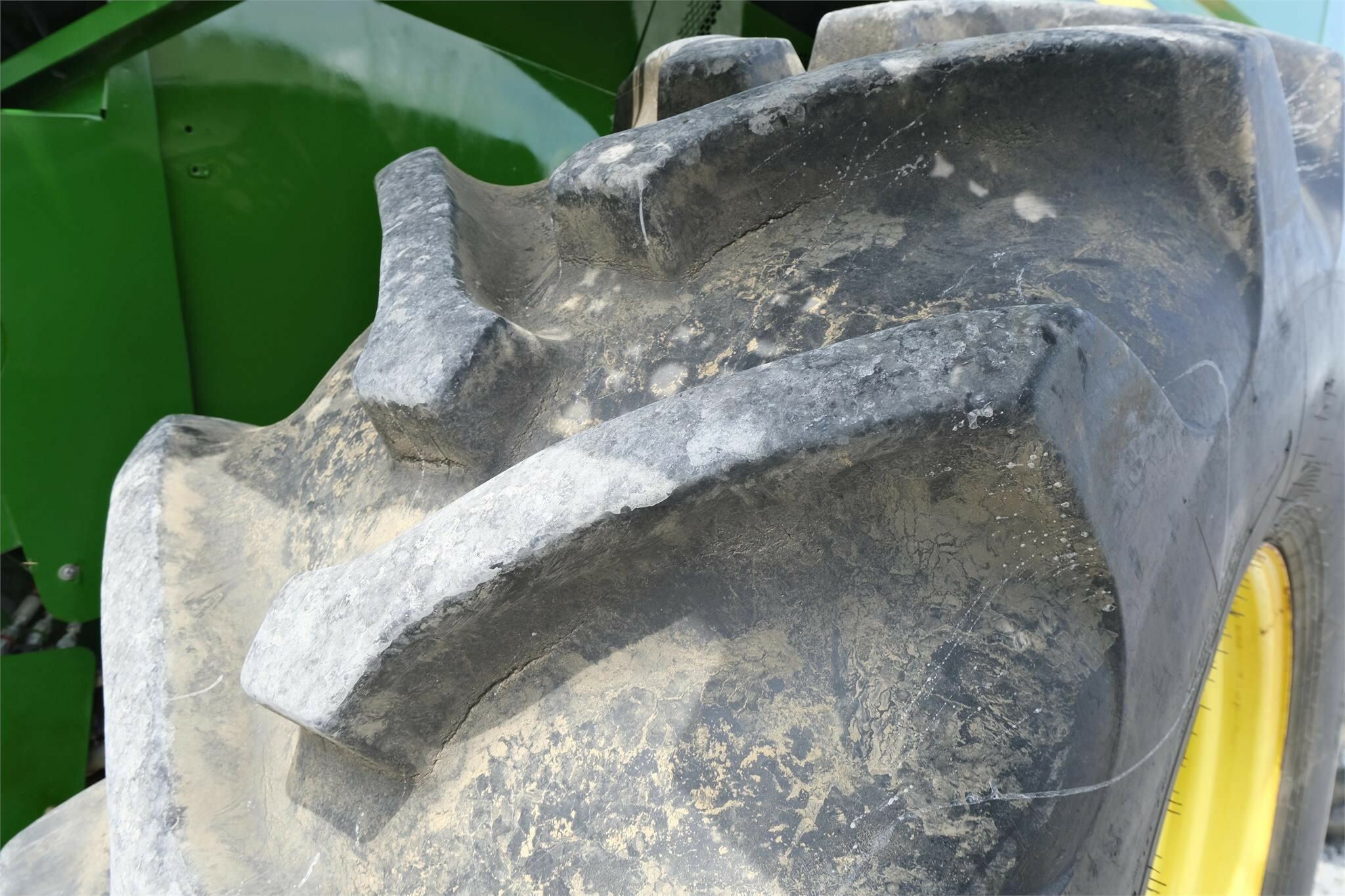 2012 John Deere S680 Combine