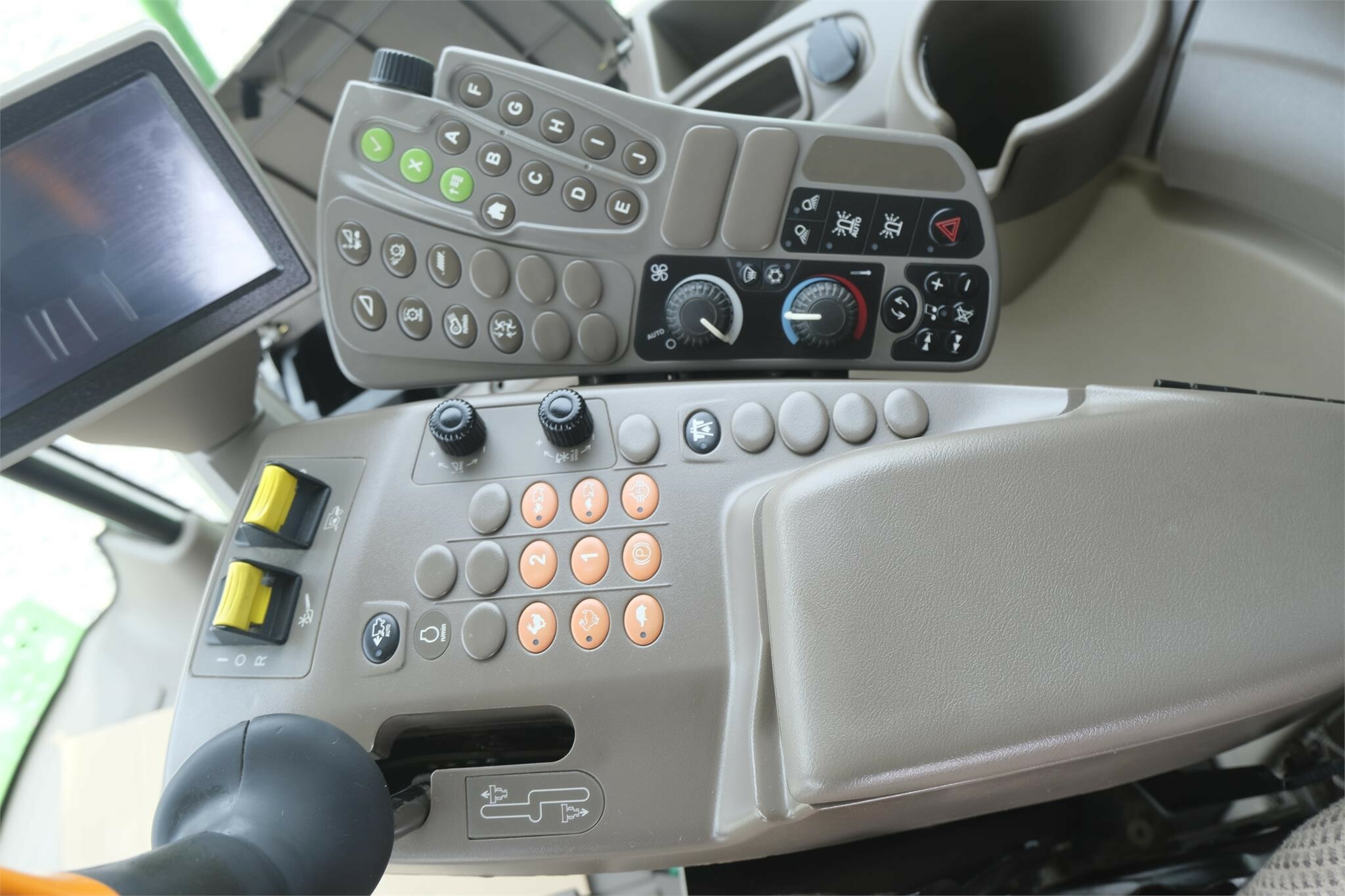 2012 John Deere S680 Combine