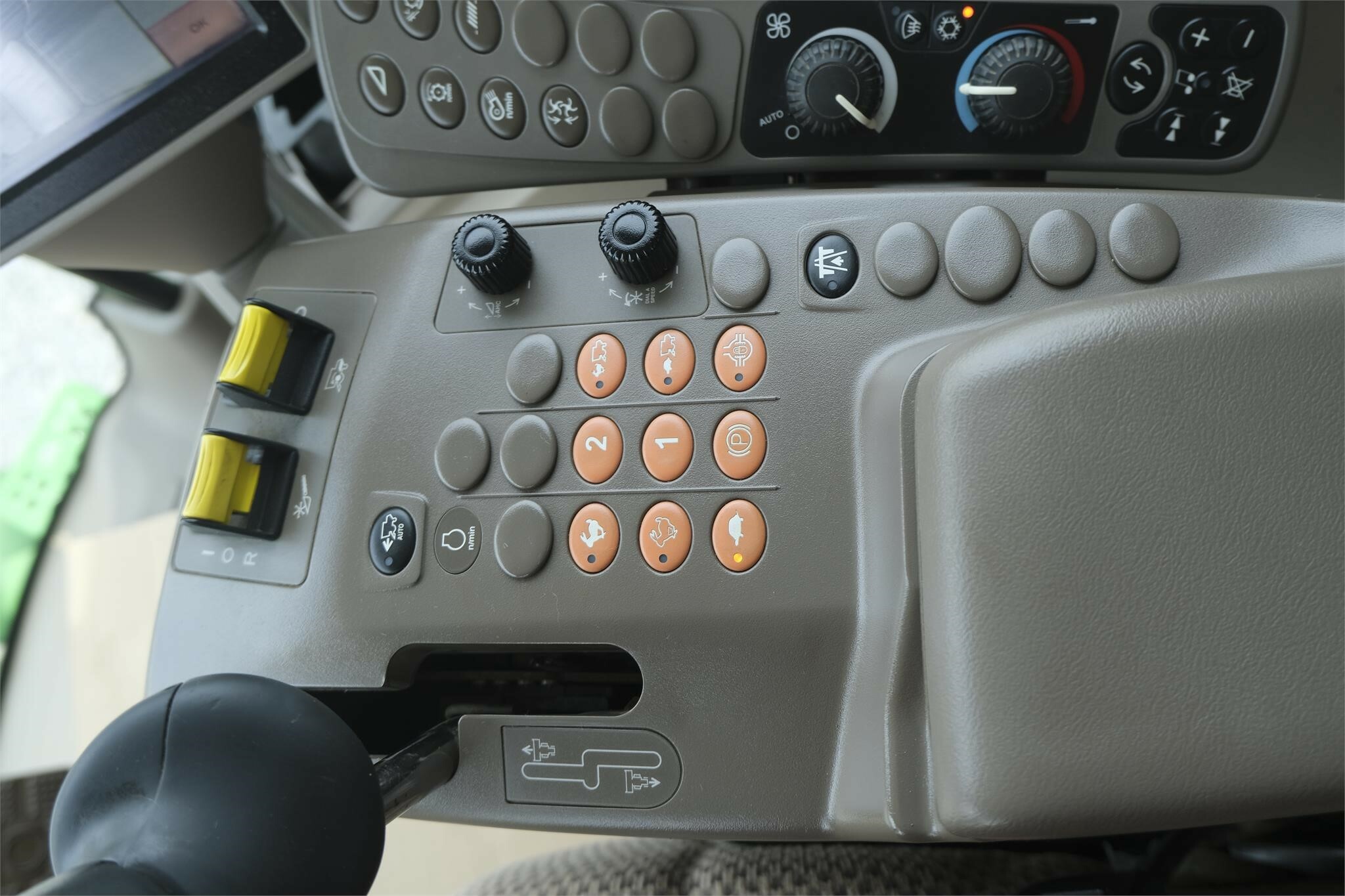 2012 John Deere S680 Combine