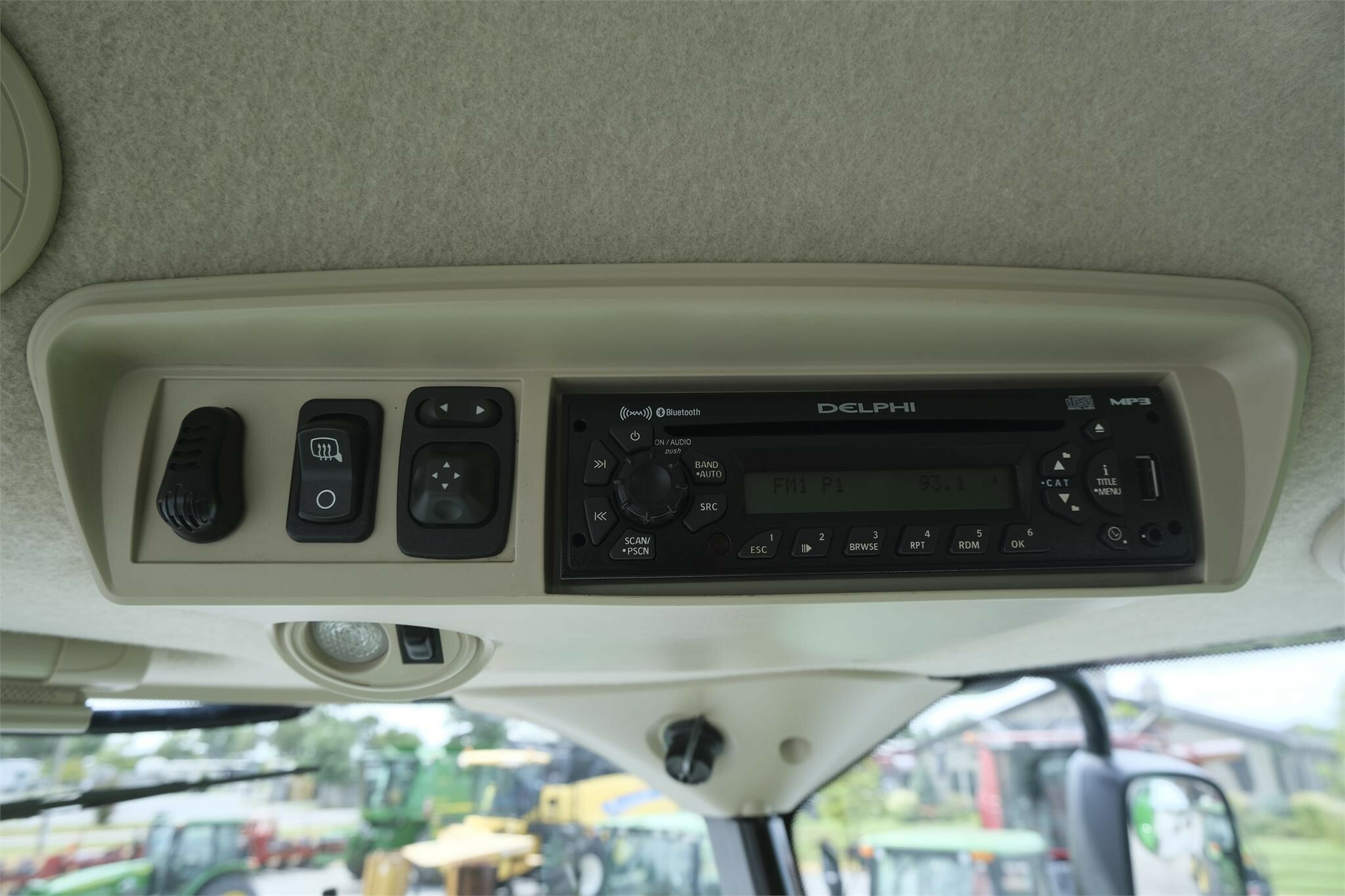 2012 John Deere S680 Combine