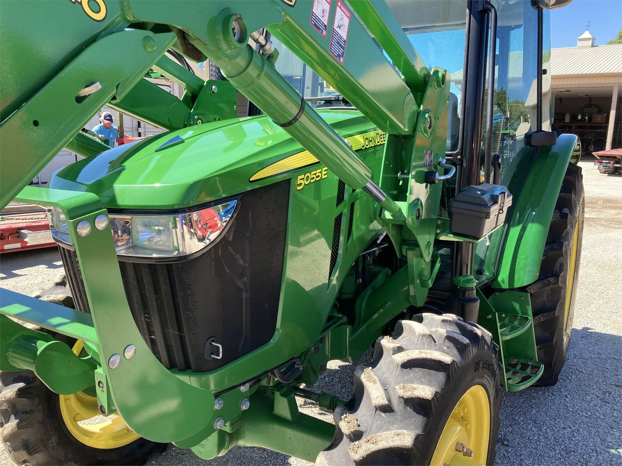 2016 John Deere 5055e Tractor 38,000 Machinery Pete