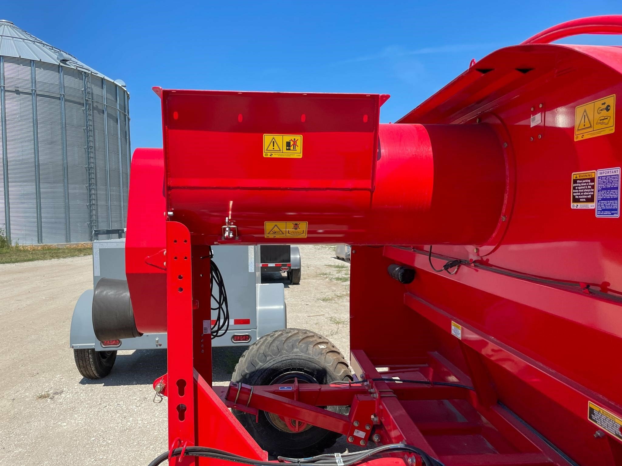 2026 Akron GTT5010 Grain Bagger