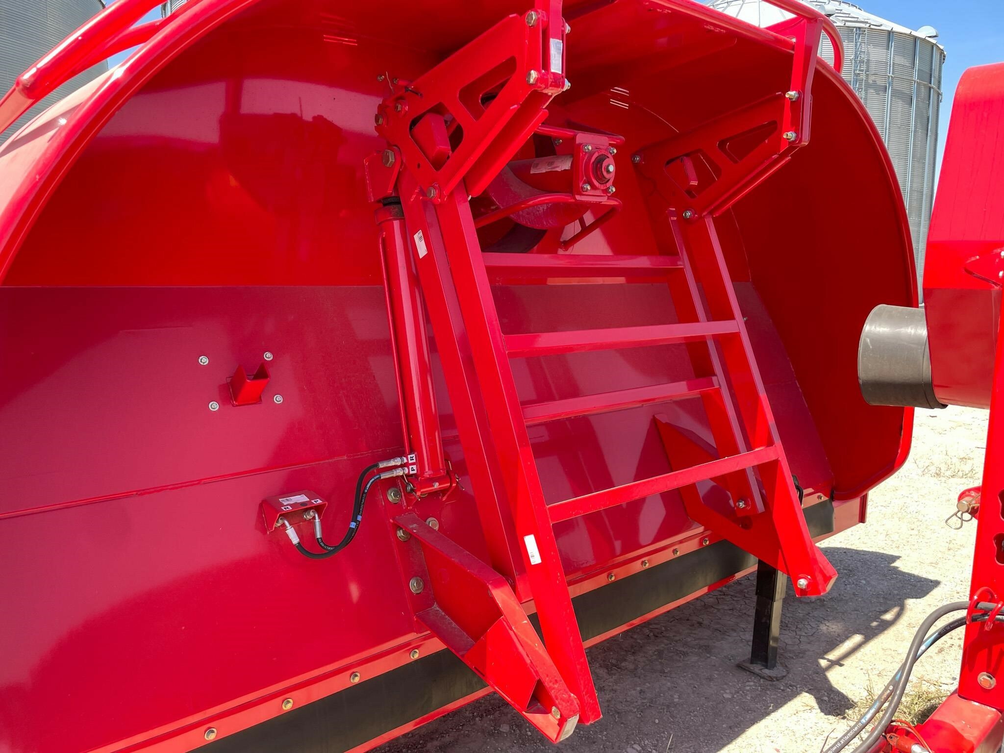 2026 Akron GTT5010 Grain Bagger