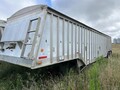 1980 Cornhusker 800 Grain Trailer