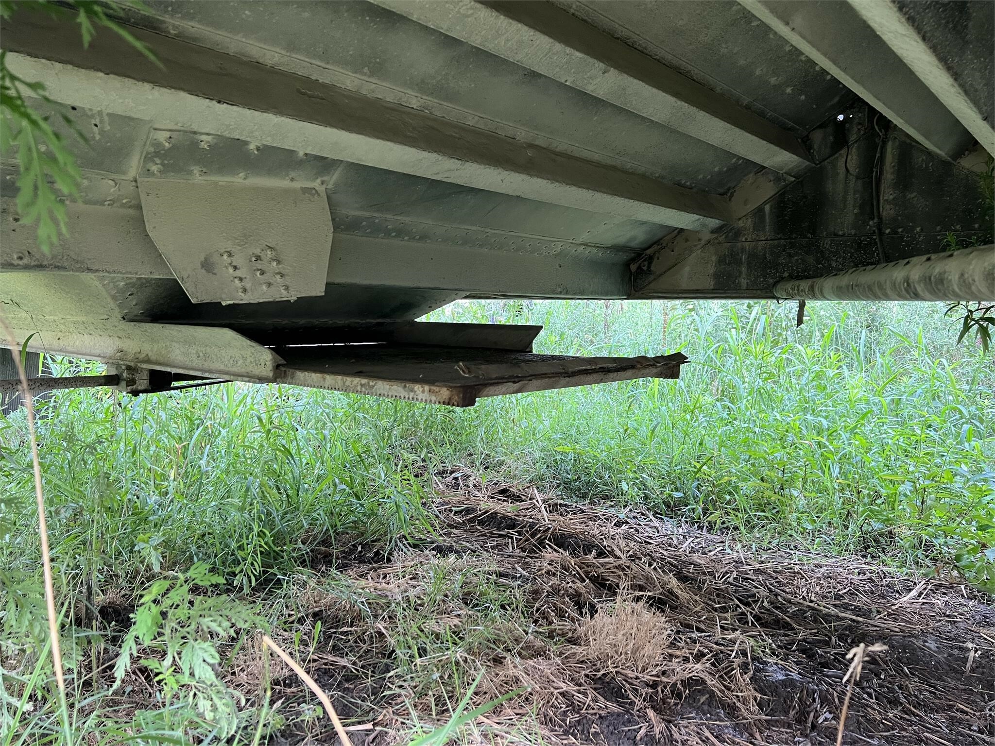 1980 Cornhusker 800 Grain Trailer