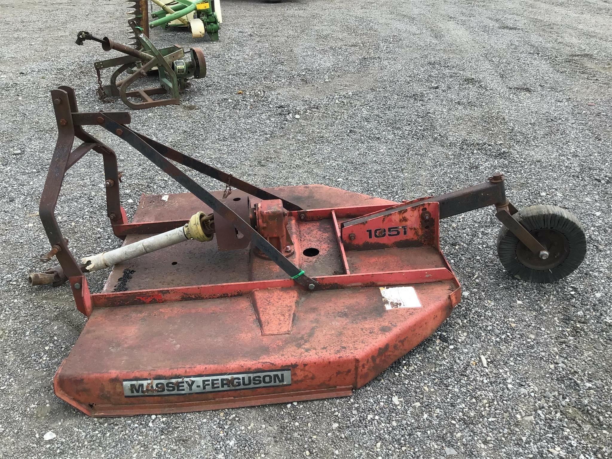 Massey Ferguson 1051 Rotary Cutter