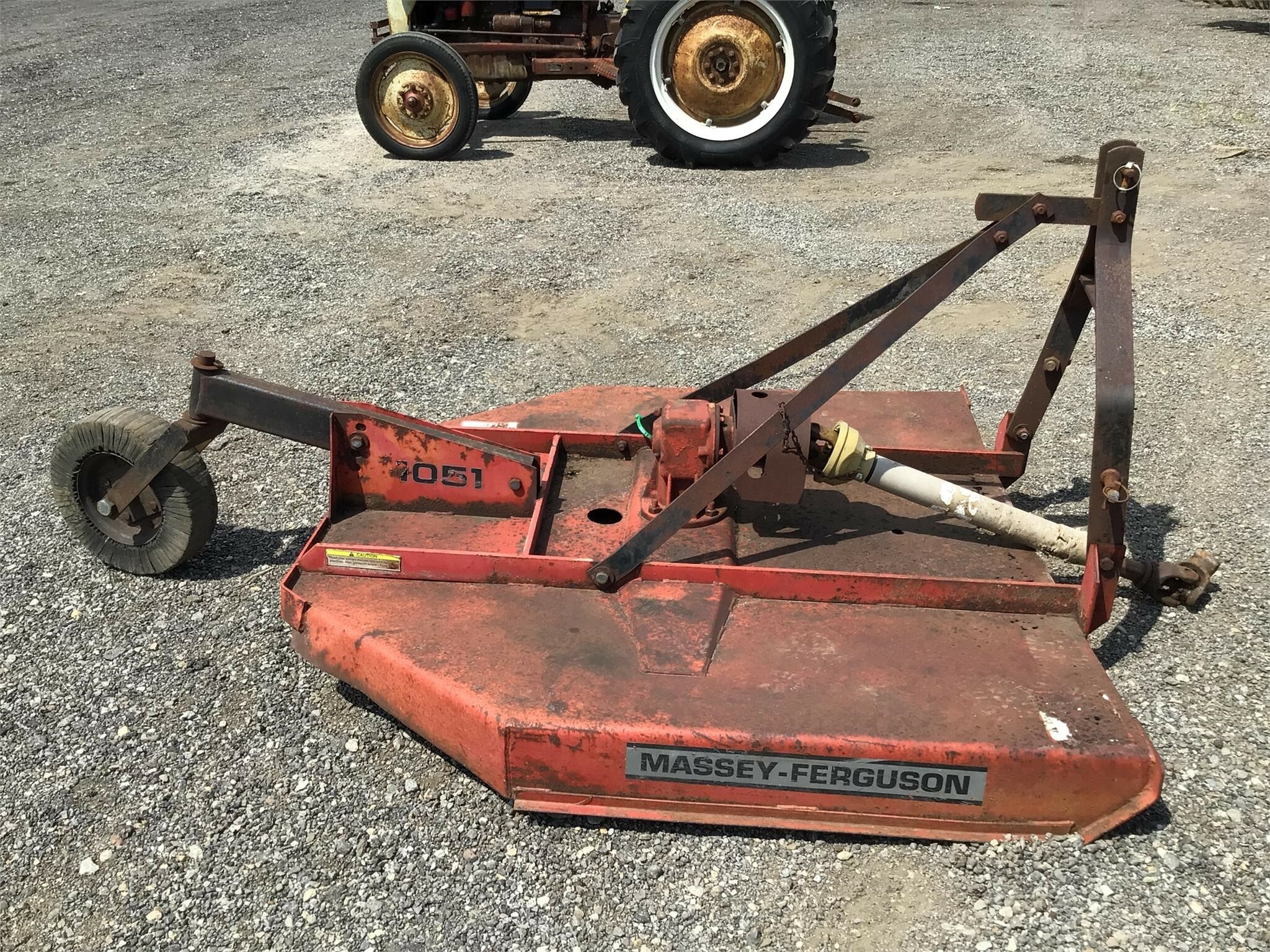 Massey Ferguson 1051 Rotary Cutter