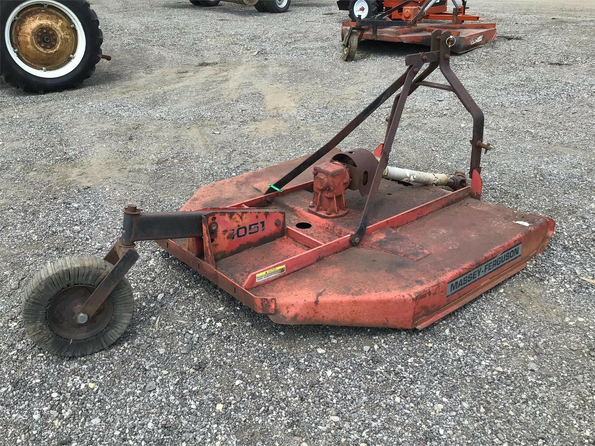  Massey Ferguson 1051 Rotary Cutter